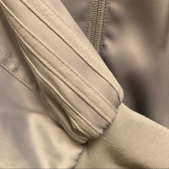 Adidas Silver Jacket - Picture 4 of 7